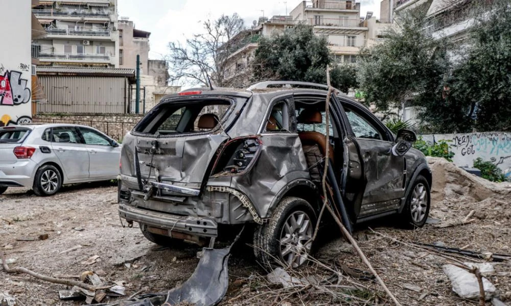 Πόλεμο της Greek Mafia βλέπουν πίσω από τις εκρήξεις σε Πειραιά και Καλλιθέα